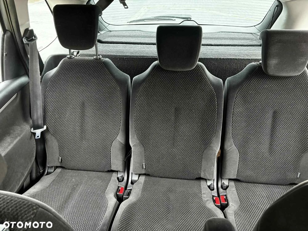 Citroën C4 Picasso 1.6 HDi X - 16