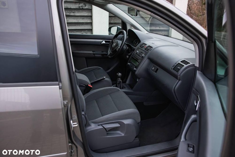 Volkswagen Touran 1.6 TDI DPF BlueMotion Technology STYLE - 3