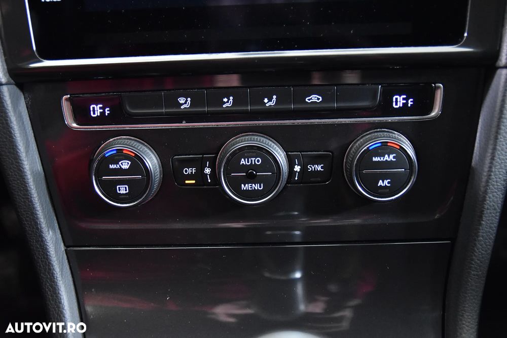 Volkswagen Golf - 17