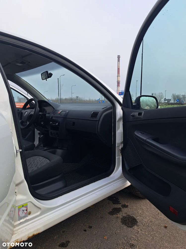 Skoda Fabia 1.4 16V Active - 13