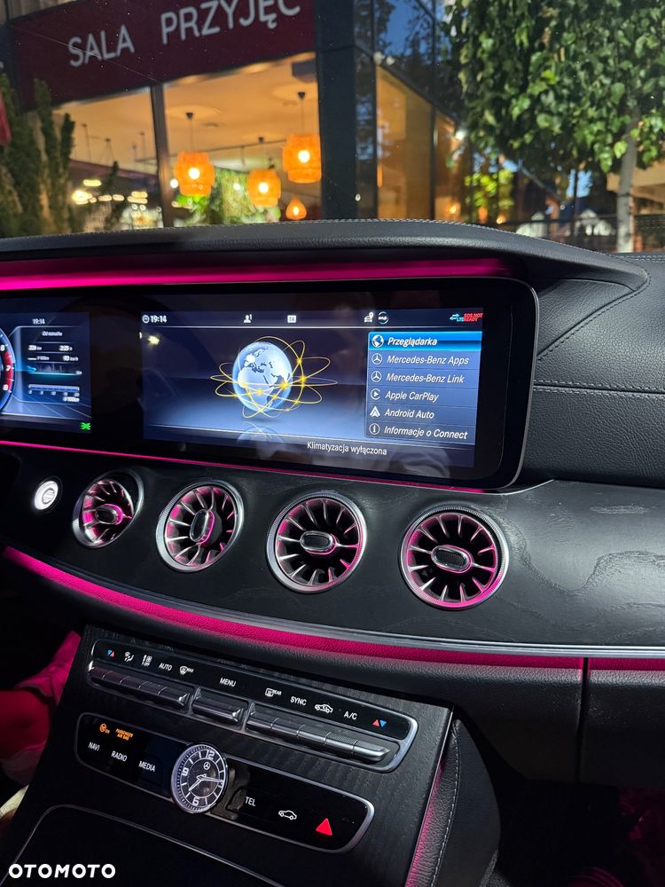 Mercedes-Benz Klasa E 200 4Matic 9G-TRONIC AMG Line - 12