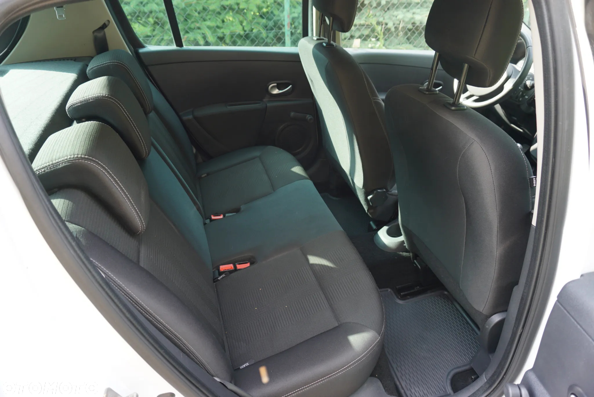 Renault Clio 1.2 16V 75 Expression - 24