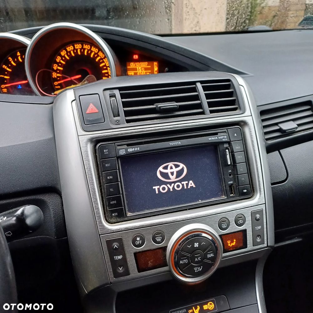 Toyota Verso 2.0 D-4D Premium - 10