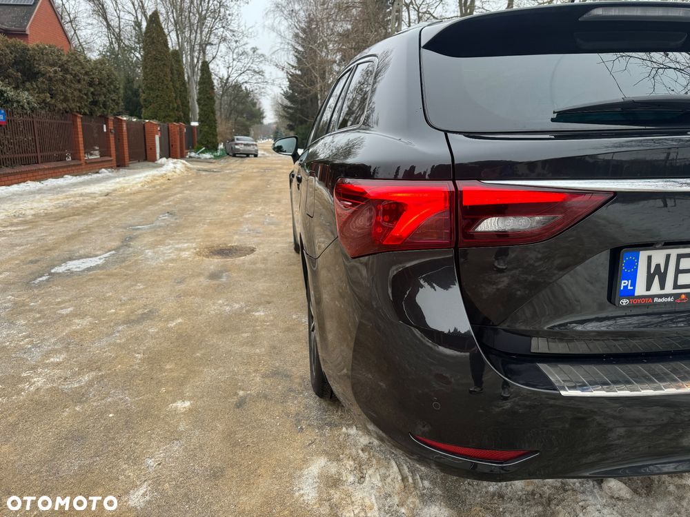 Toyota Avensis 2.0 D-4D Prestige - 9