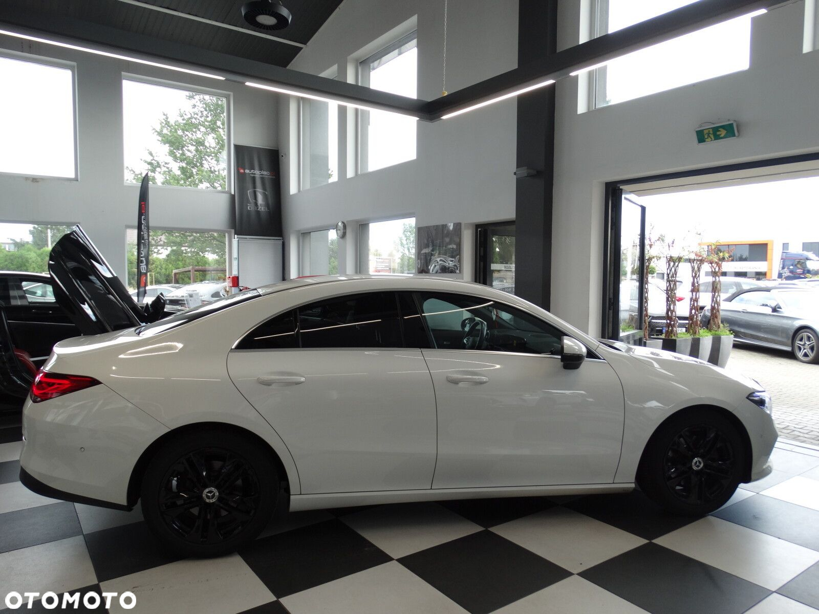 Mercedes-Benz CLA - 9
