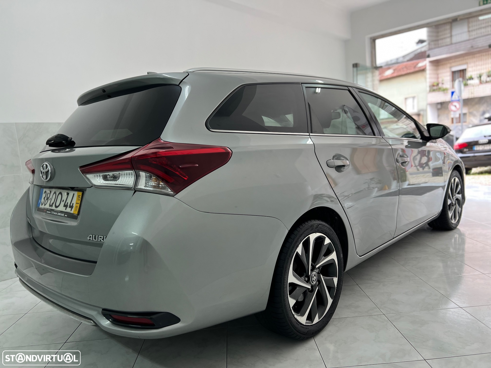 Toyota Auris Touring Sports 1.6 D-4D Comfort +P.Sport+Navi - 5