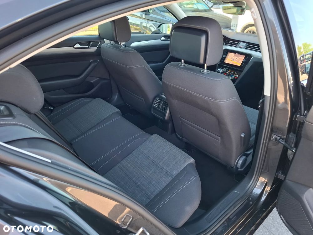 Volkswagen Passat 2.0 TDI EVO Business - 8
