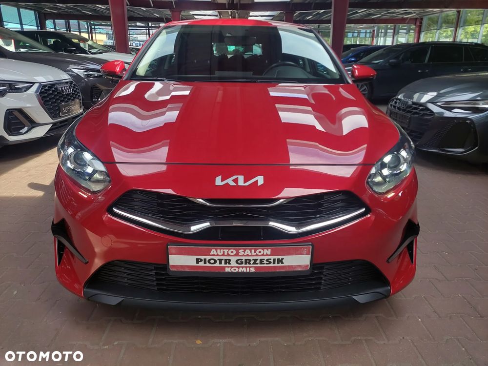 Kia Ceed - 33