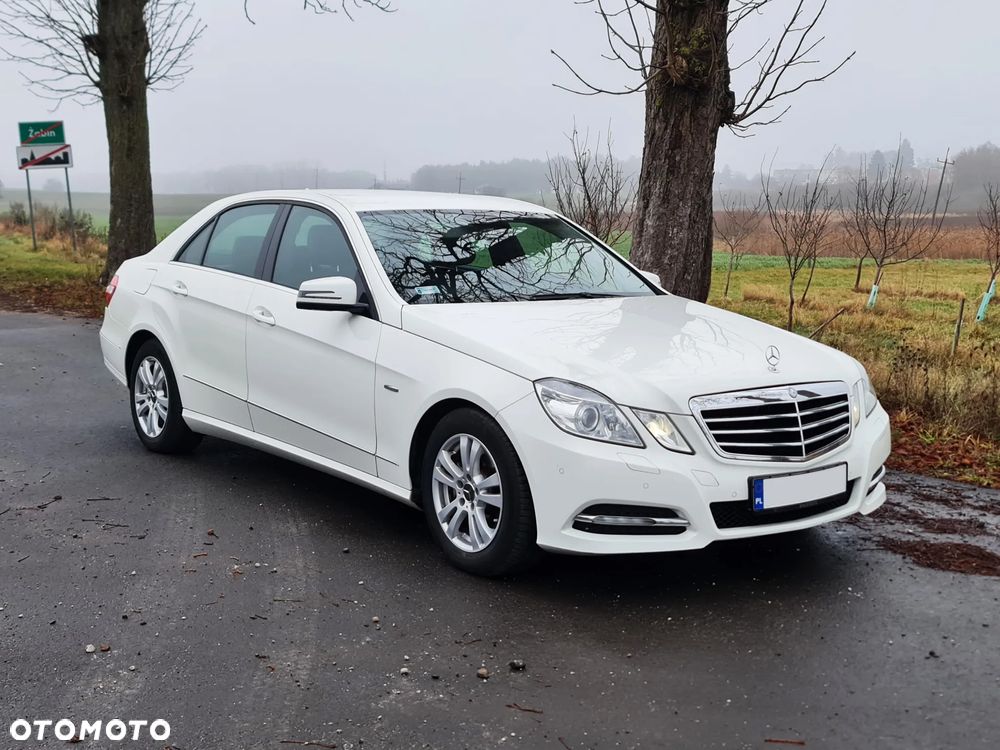 Mercedes-Benz Klasa E 200 CGI BlueEFFICIENCY 7G-TRONIC Avantgarde - 2