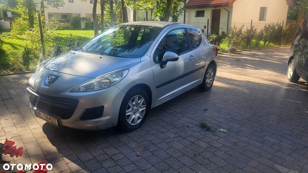 Peugeot 207 - 1