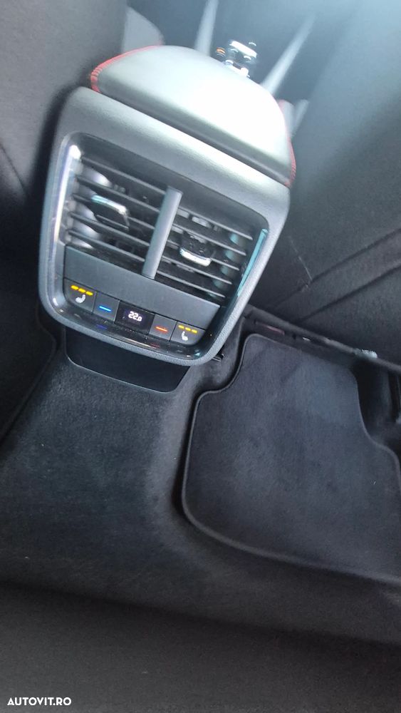 Skoda Octavia Combi 2.0 TDI DSG RS Plus - 20