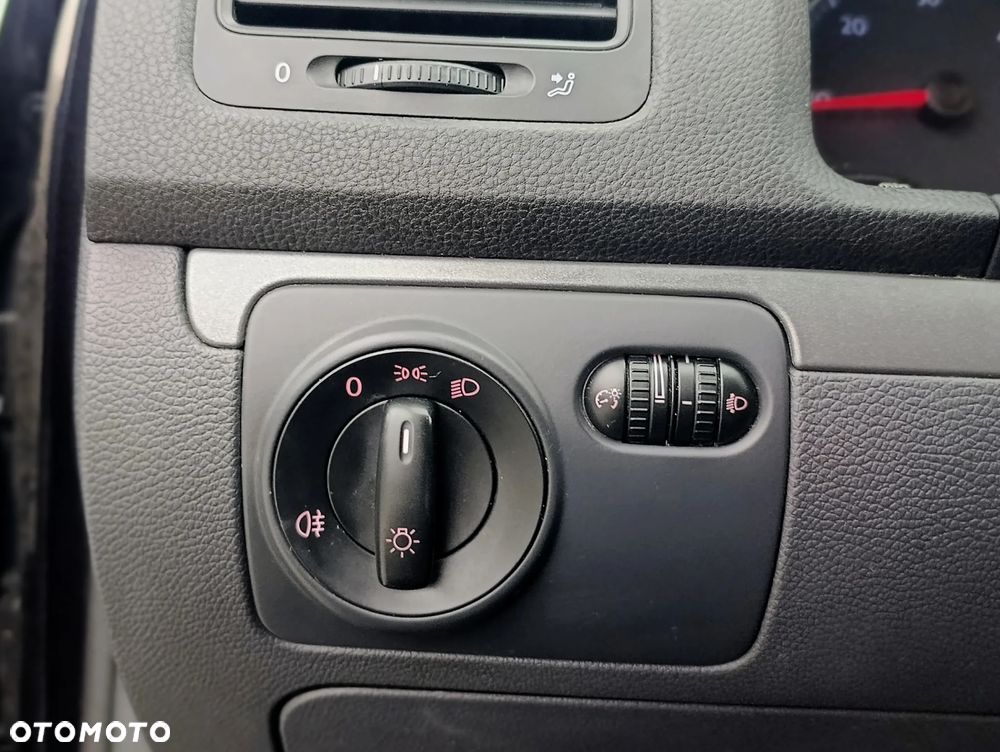 Volkswagen Golf 1.9 TDI DPF Trendline - 18