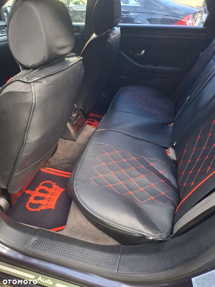 Audi A8 4.2 L Quattro - 9