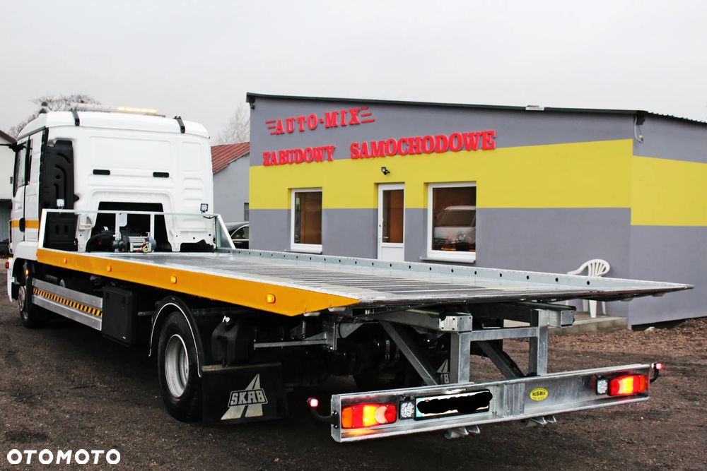 Mercedes-Benz platforma hydrauliczna zabudowa laweta - 10