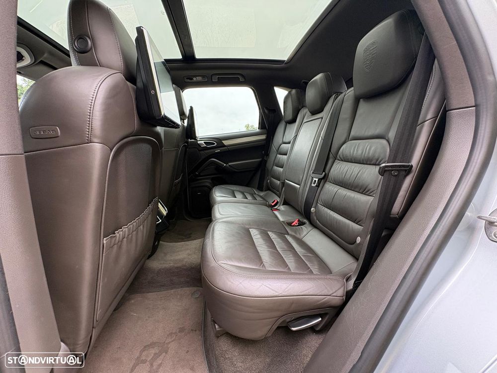 Porsche Cayenne Platinum Edition - 15