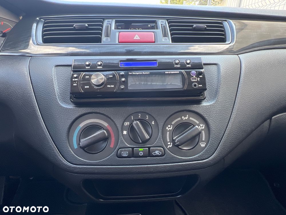 Mitsubishi Lancer 1.6 Intense - 23