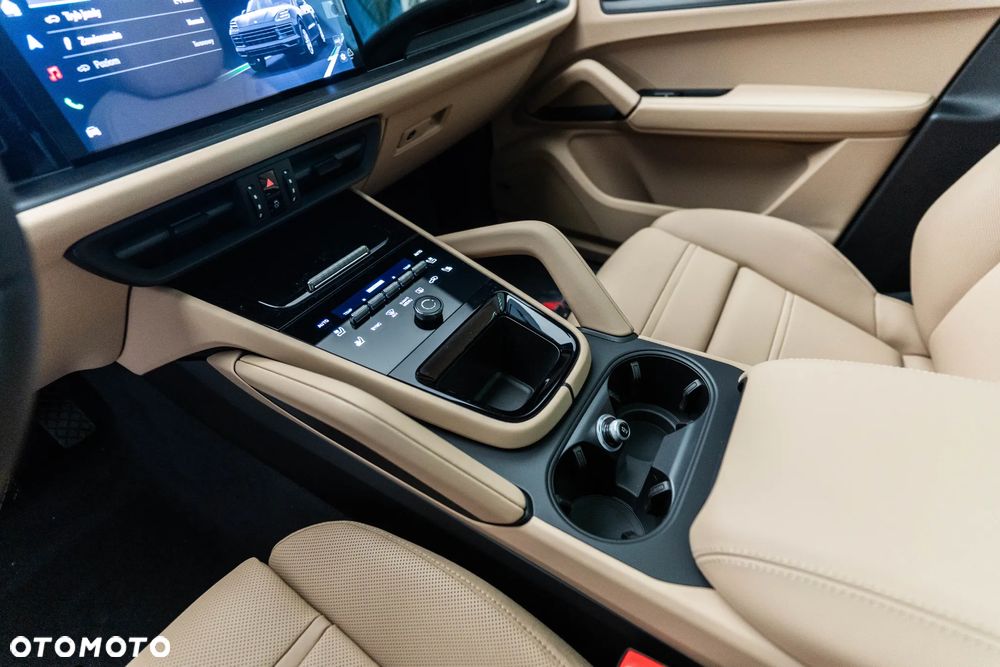 Porsche Cayenne E-Hybrid PHEV Black Edition - 28