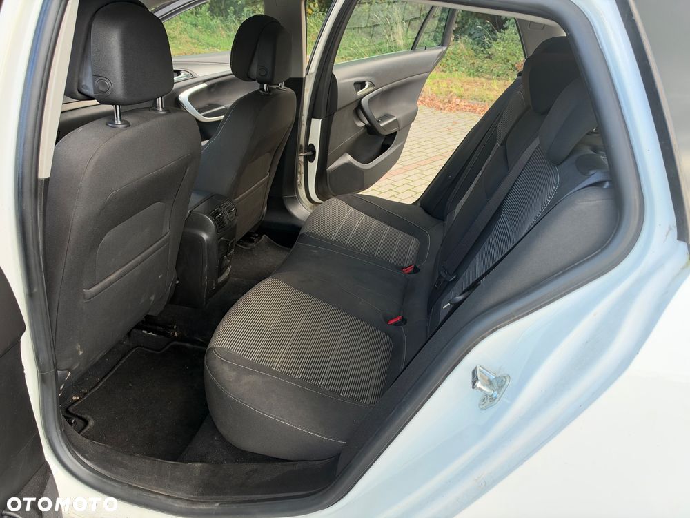 Opel Insignia - 10