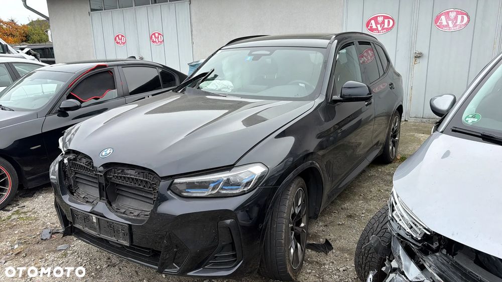 BMW iX3 - 16