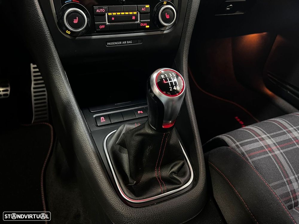 VW Golf 2.0 TSi GTI - 27