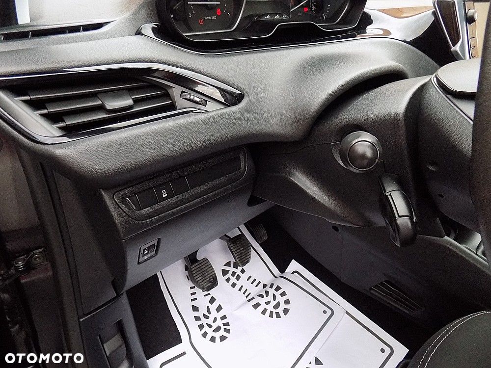 Peugeot 208 PureTech 82 Start & Stop Allure - 10