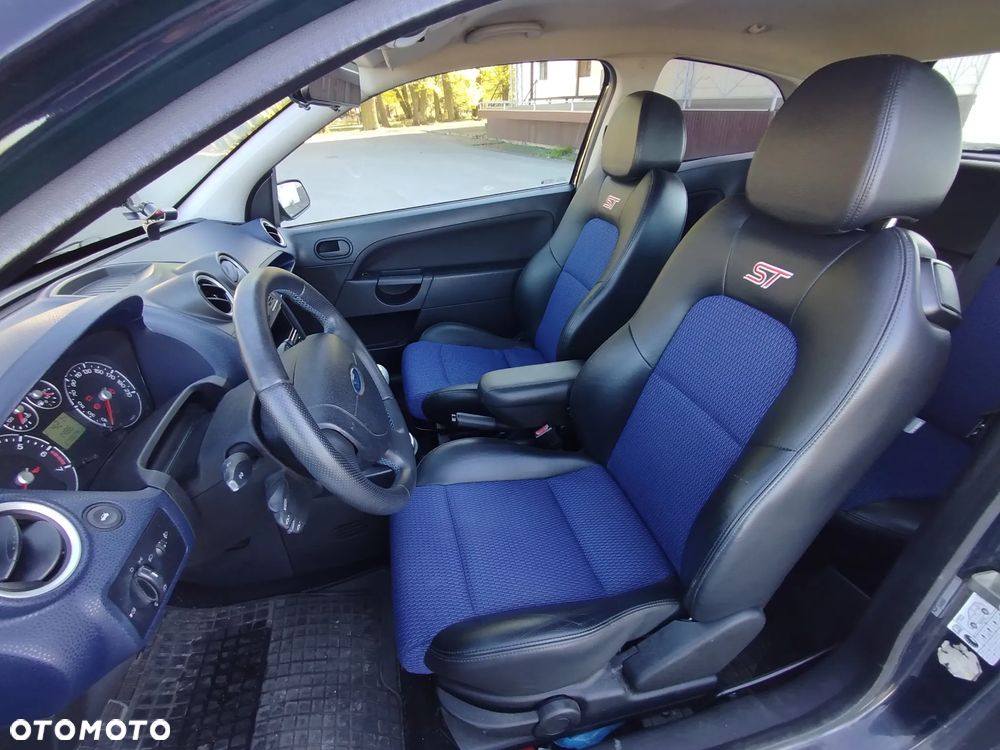 Ford Fiesta 1.3 Ambiente - 8