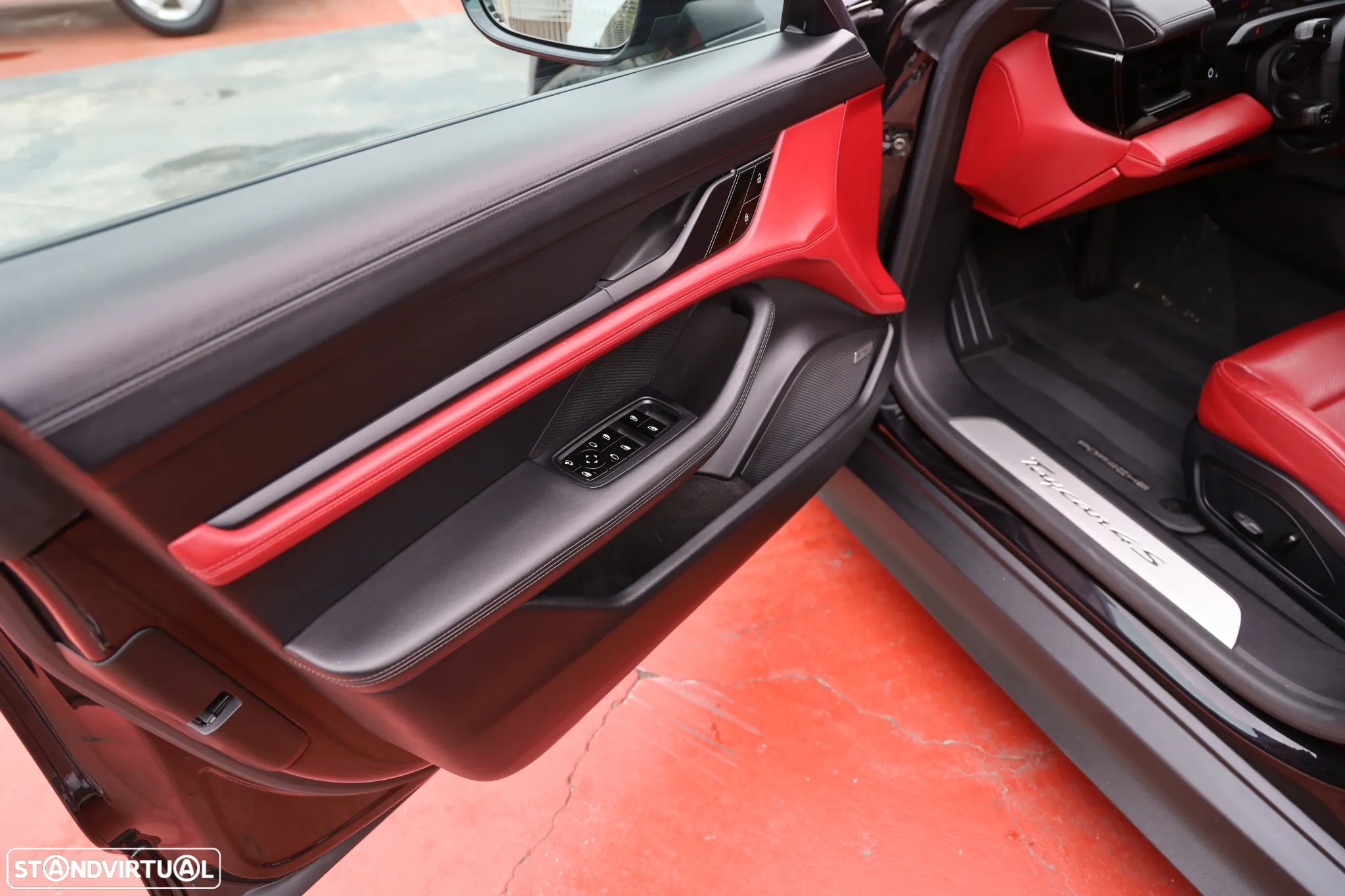 Porsche Taycan 4S - 23