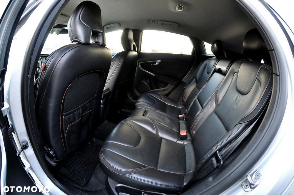 Volvo V40 D2 Drive-E Ocean Race - 8