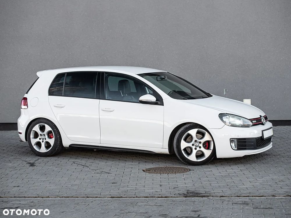 Volkswagen Golf 2.0 GTI - 2