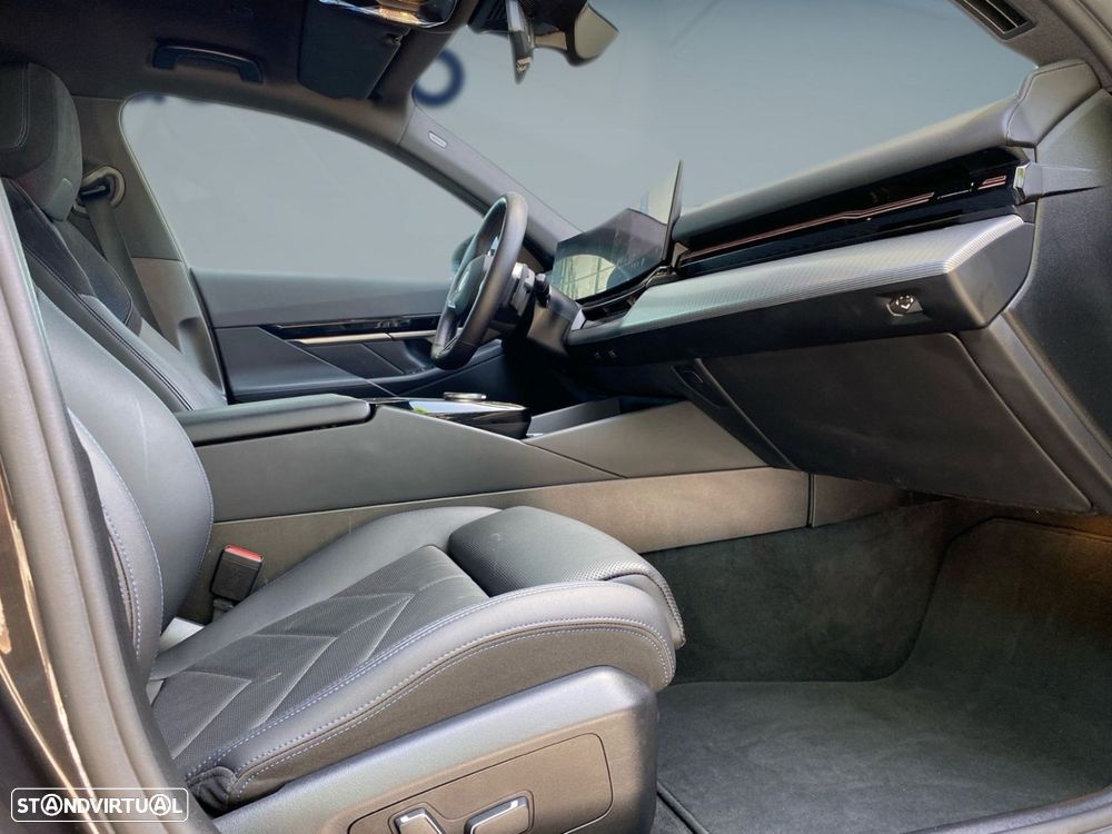 BMW 530 e Pack Desportivo M - 20