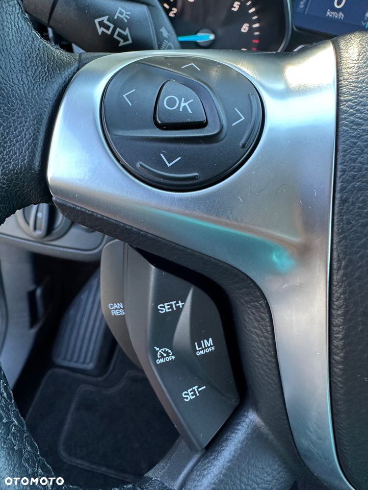 Ford Kuga 1.5 EcoBoost 2x4 Business Edition - 9