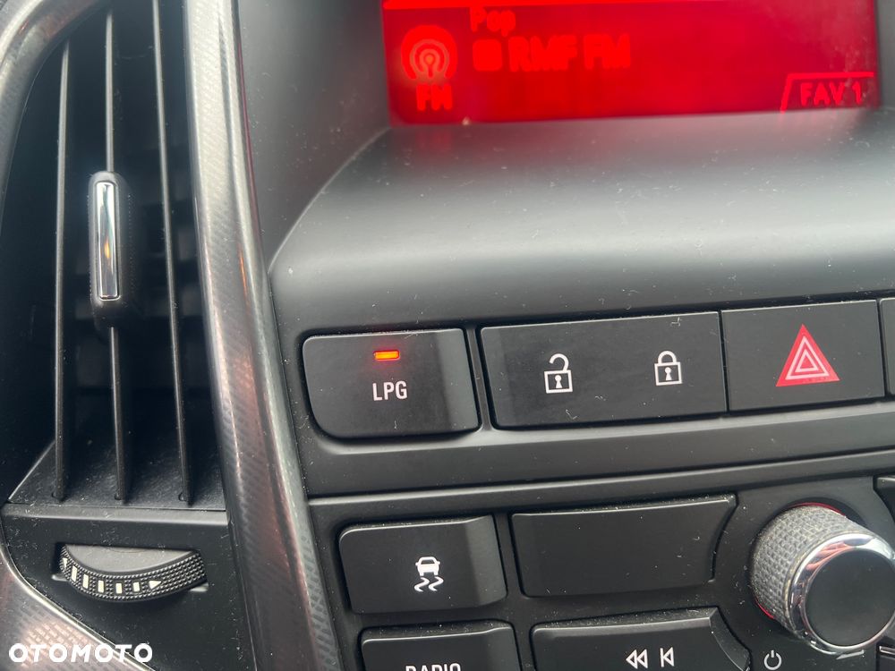 Opel Astra 1.4 T Enjoy S&S - 18