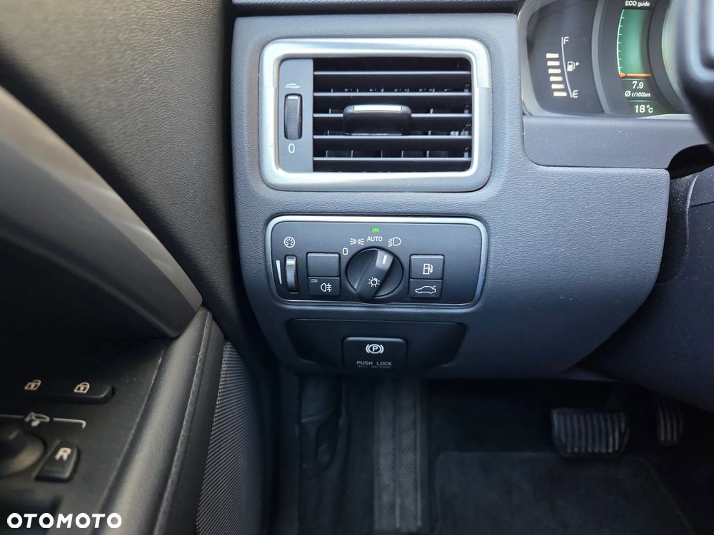 Volvo V70 D4 Geartronic Black Edition - 29
