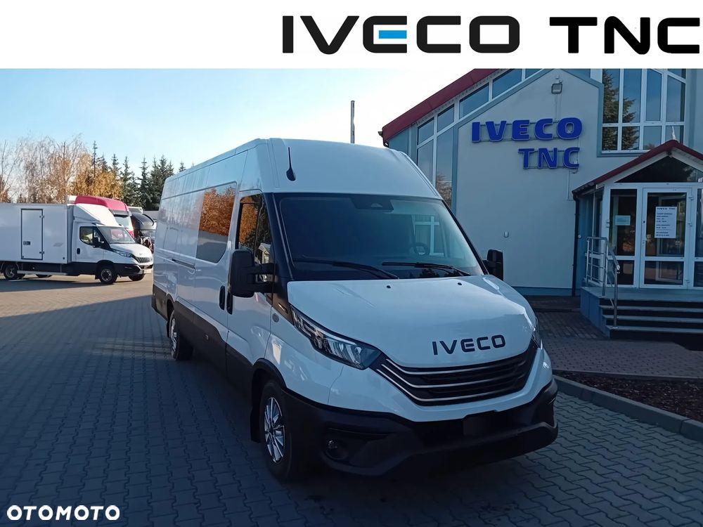 Iveco DAILY 35S18HV L4H2 3.0 Diesel 180KM Brygadowy 7 osób