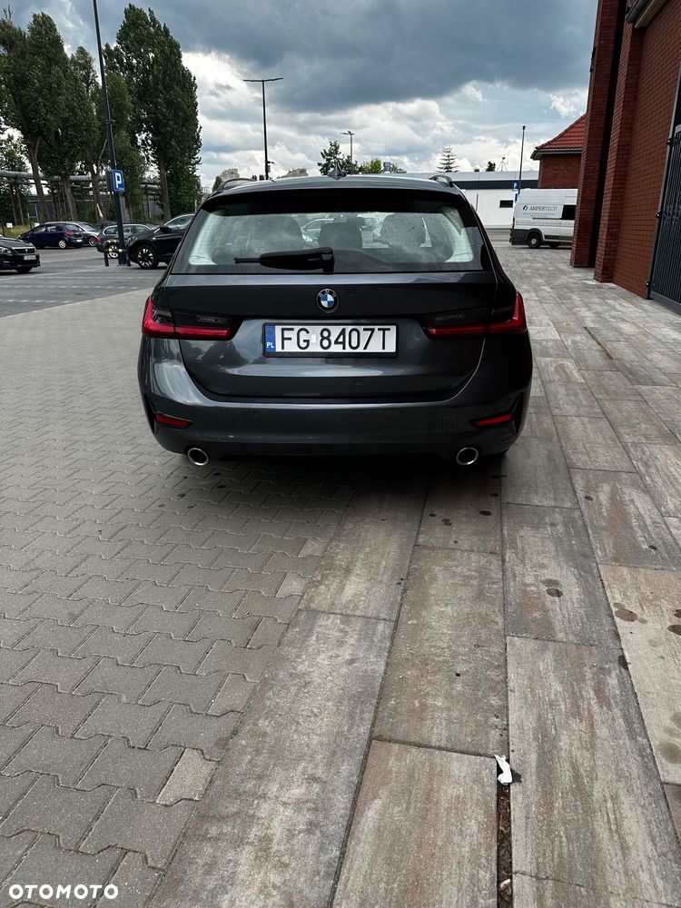 BMW Seria 3 320d Sport Line - 8