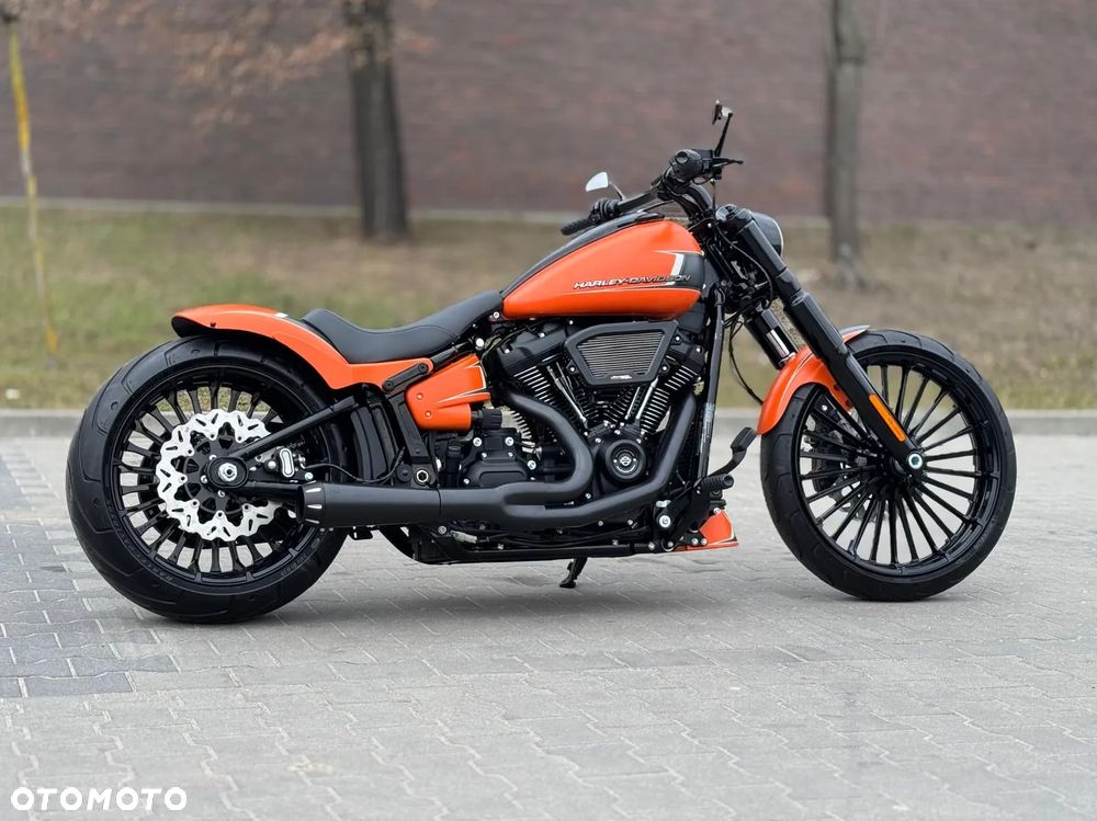 Harley-Davidson Softail Breakout - 5
