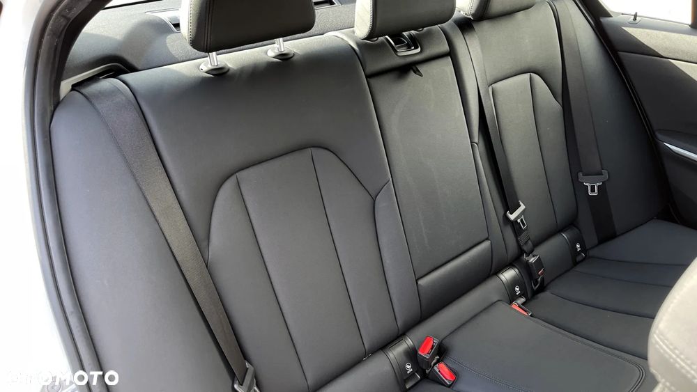 BMW Seria 3 330i Luxury Line - 26