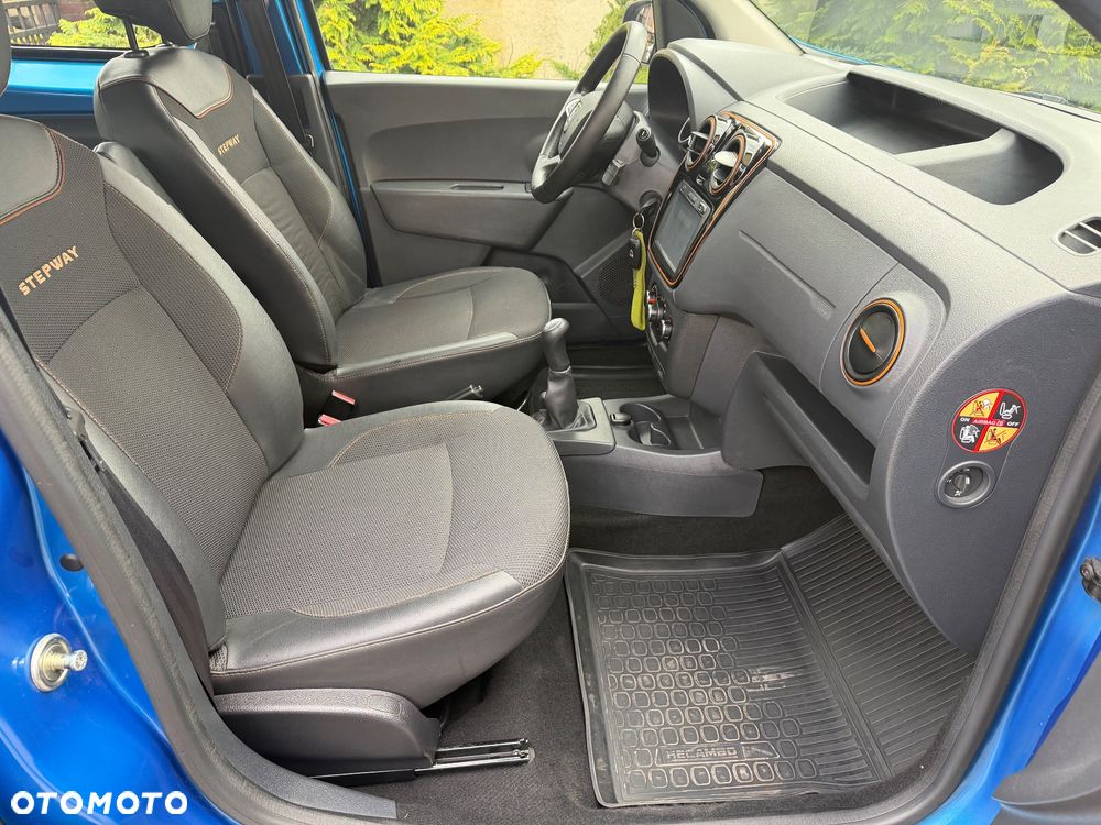 Dacia Dokker TCe 115 Stepway Celebration - 31