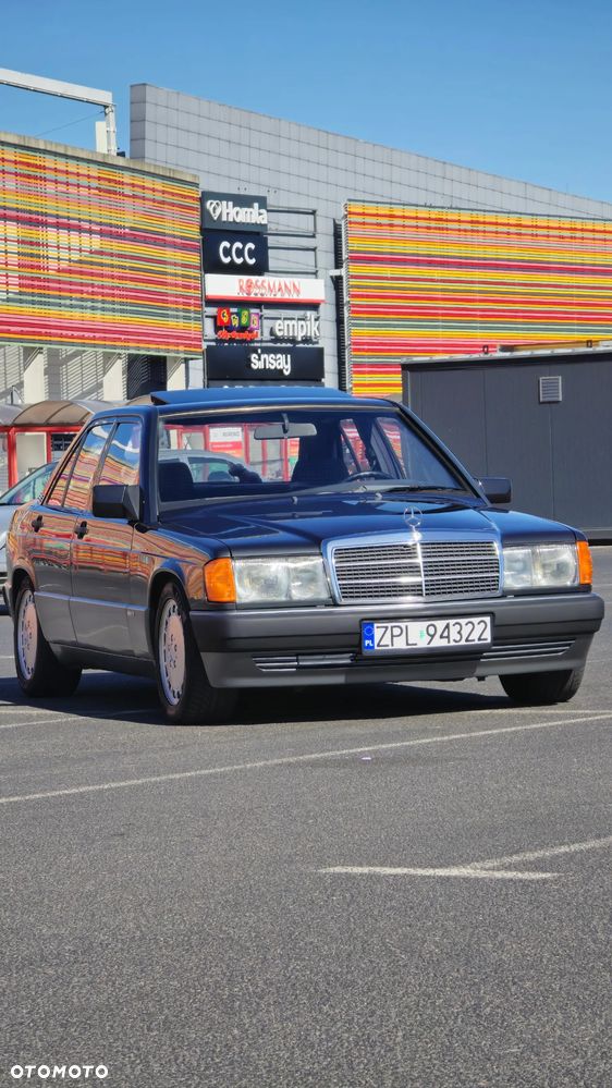 Mercedes-Benz W201 (190) - 1
