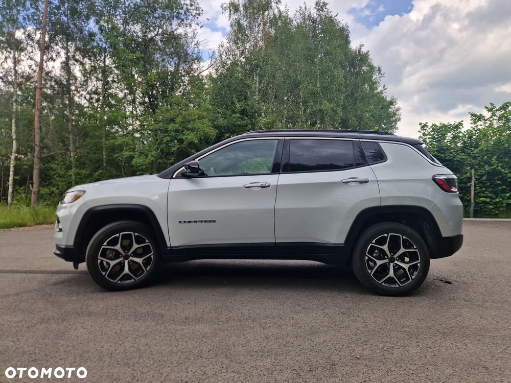 Jeep Compass - 24