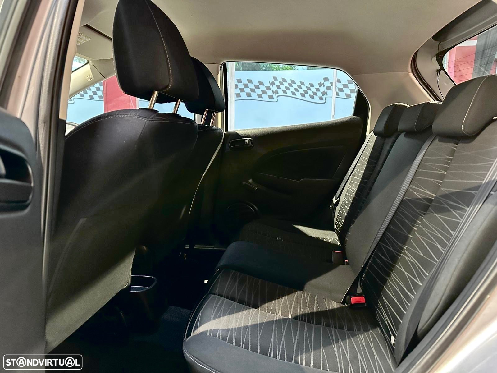 Mazda 2 1.4 MZ-CD Comfort AC - 13