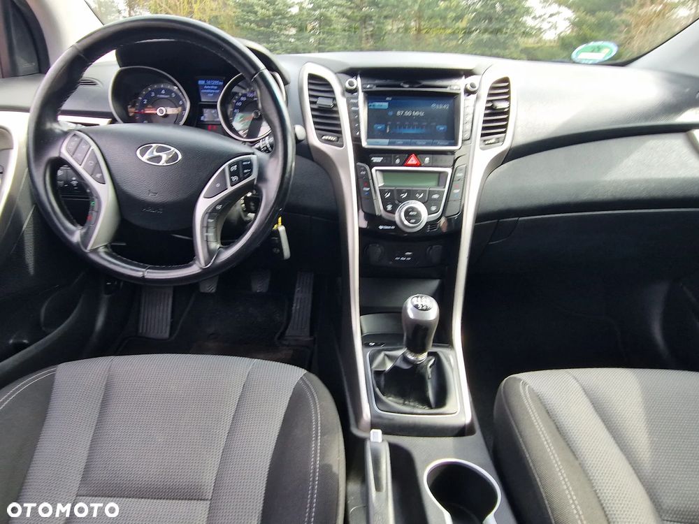 Hyundai i30 blue Kombi 1.6 GDi Trend - 13