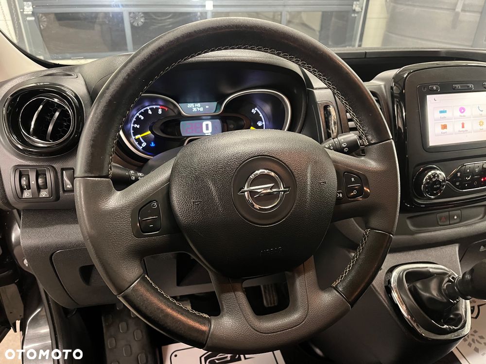 Opel Vivaro - 11