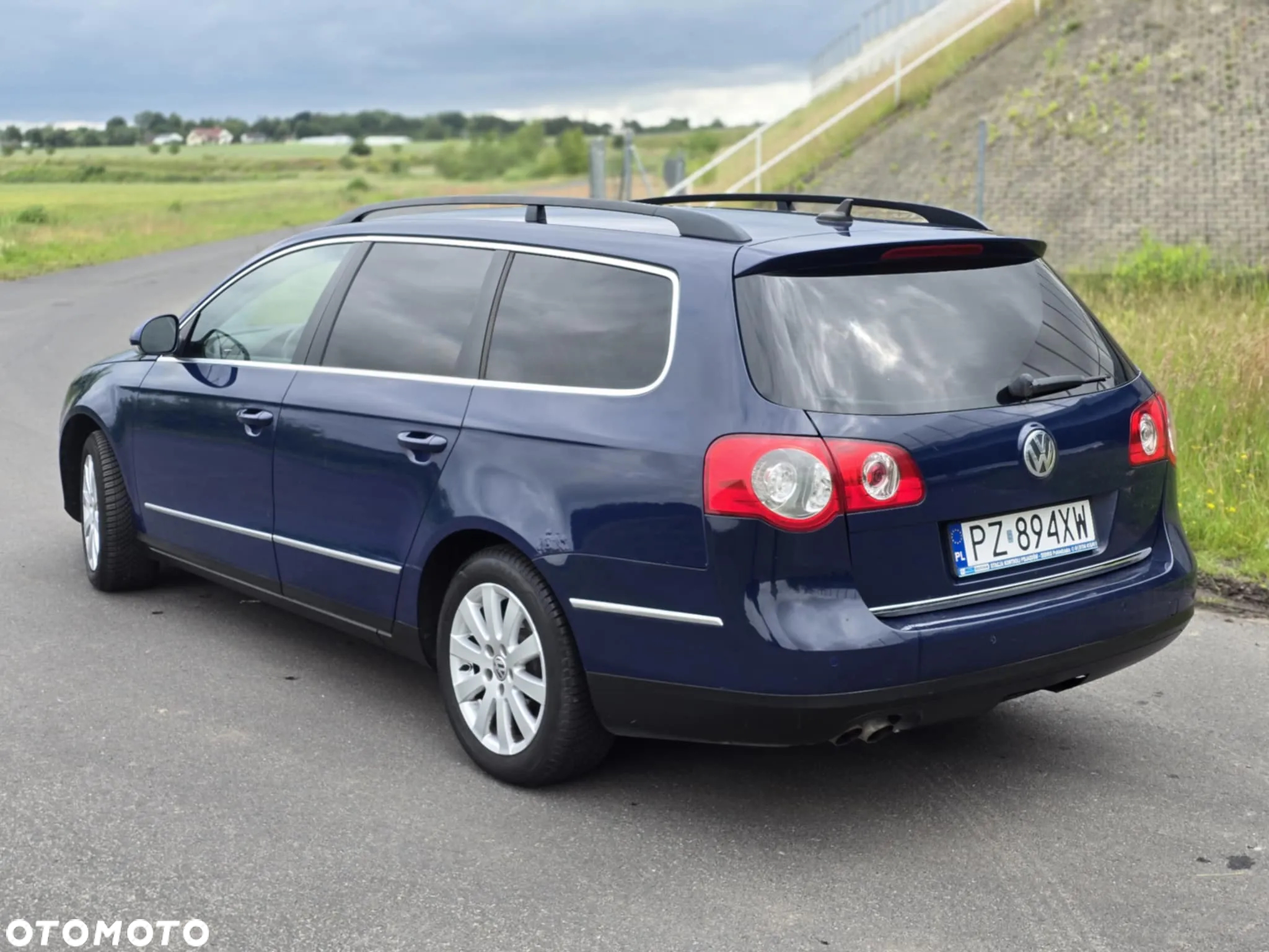 Volkswagen Passat 2.0 TDI Comfortline DSG - 4