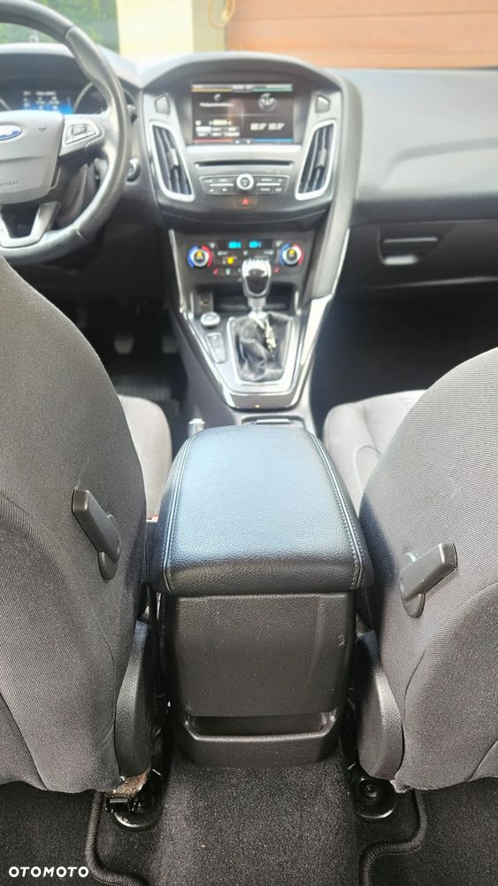 Ford Focus 1.0 EcoBoost Titanium - 21