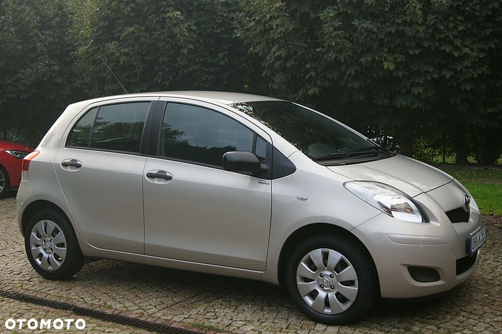 Toyota Yaris 2010 photo 5