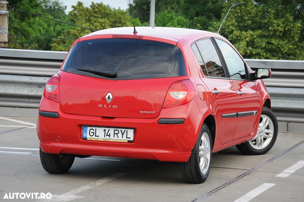 Renault Clio III 1.4 Dynamique - 9