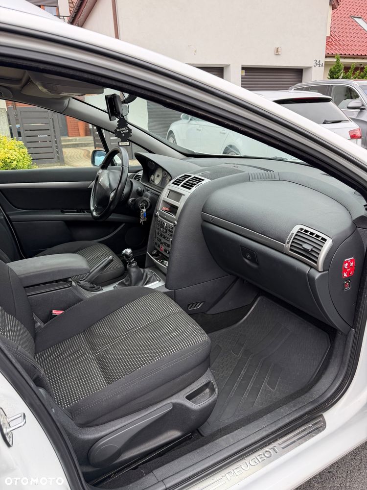 Peugeot 407 - 4