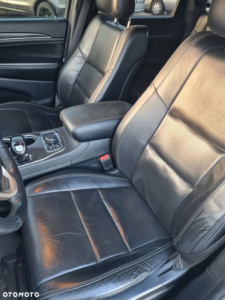 Jeep Grand Cherokee - 31