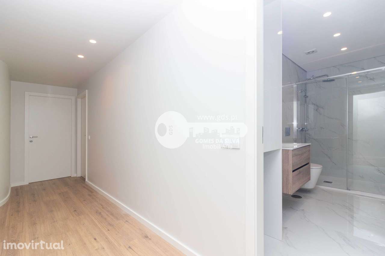 Apartamento T2+1 com terraço no centro de Braga - Grande imagem: 3/33